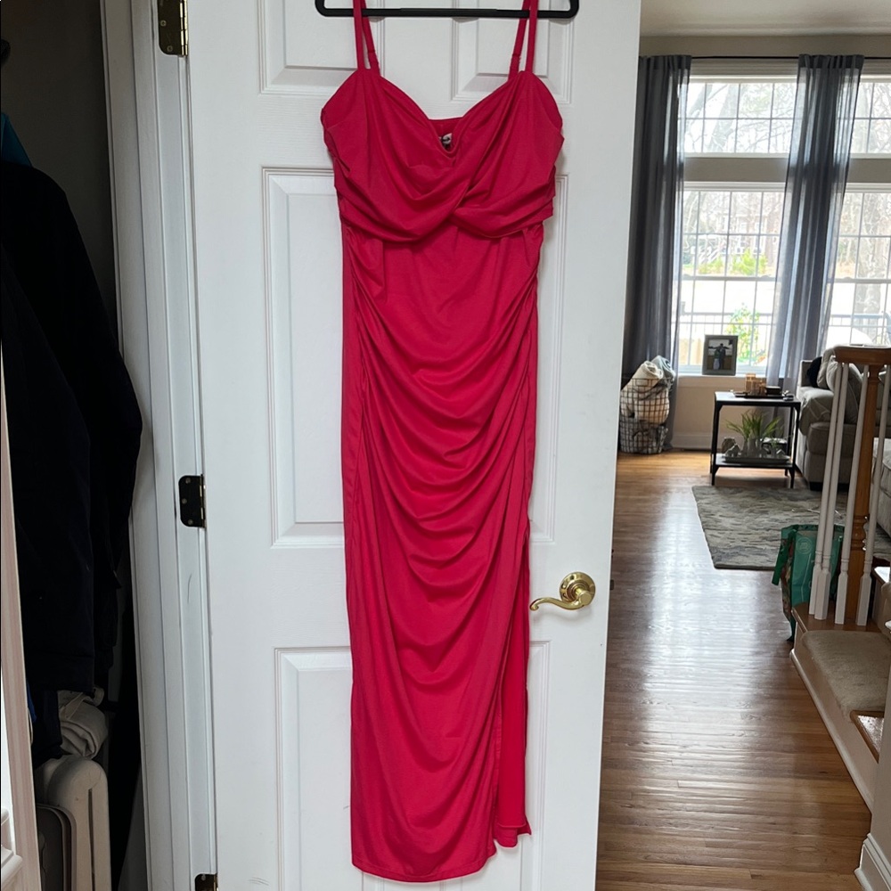 Elegant Strapless Fuchsia Dress